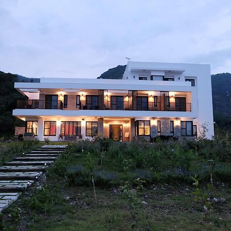 Moonlit Seaview Homestay Donghe Dış mekan fotoğraf